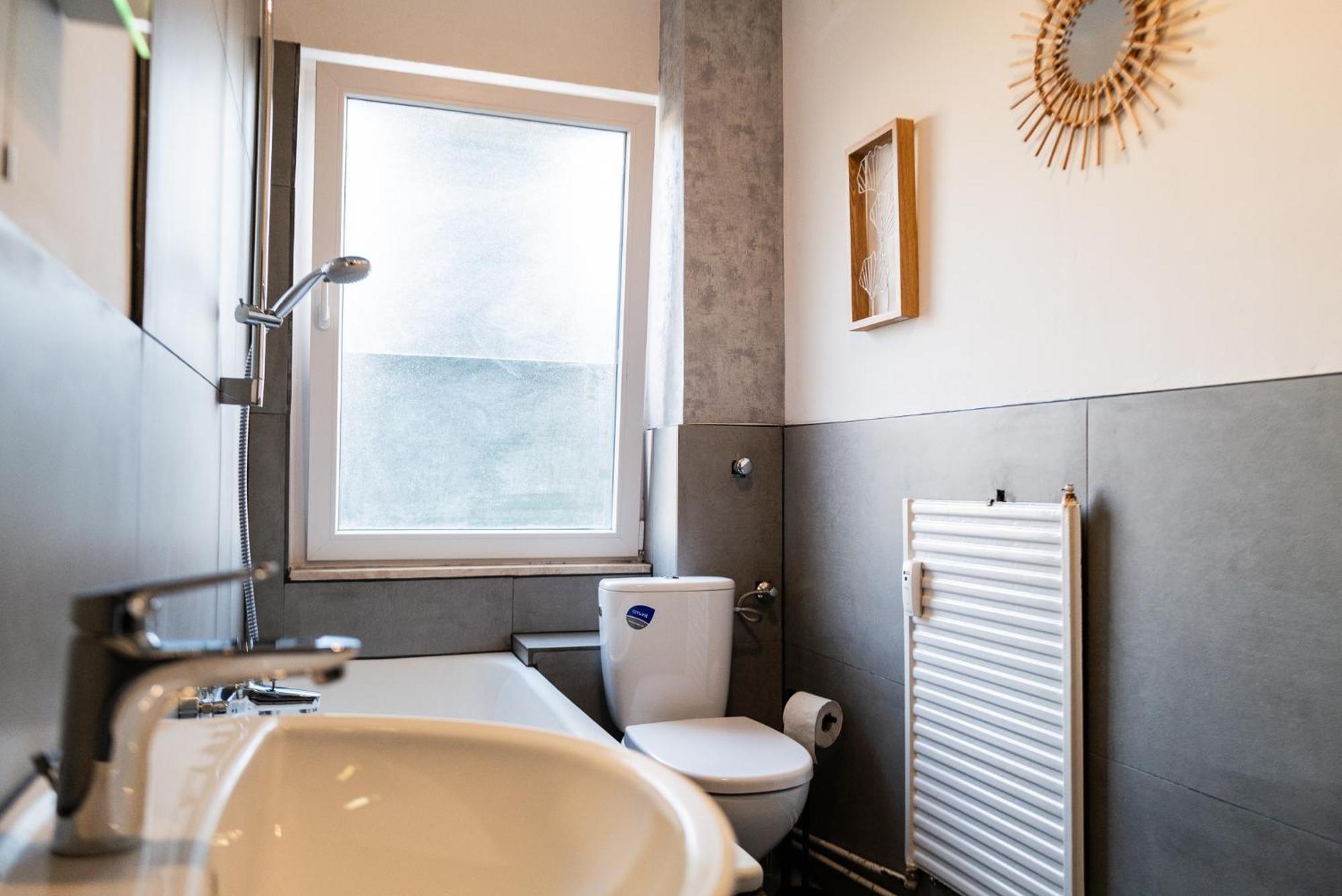 #412 Komfortable, Stilvolle Wohnung Fuer 6 Personen Mülheim an der Ruhr Extérieur photo