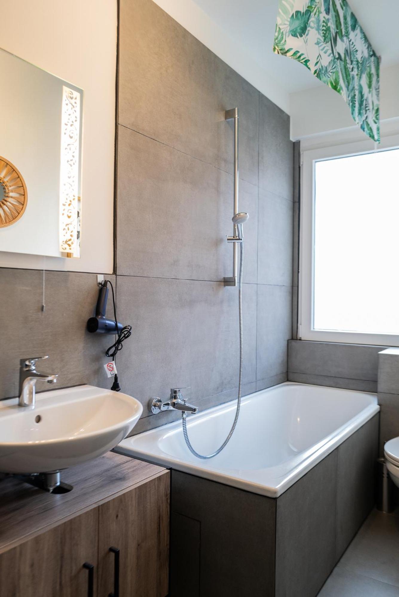 #412 Komfortable, Stilvolle Wohnung Fuer 6 Personen Mülheim an der Ruhr Extérieur photo